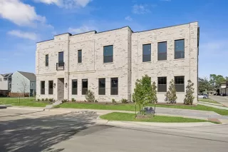 Photo #4: 21047182 Listing