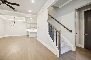 Photo #5: 21047536 Listing