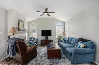 Photo #6: 21047816 Listing 