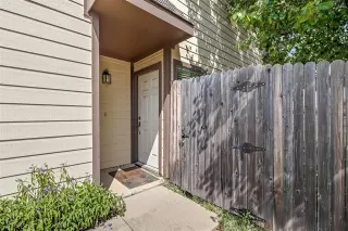 Photo #4: 21048329 Listing