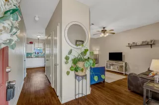 Photo #5: 21049917 Listing