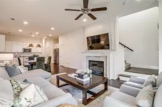 Photo #5: 21050682 Listing 