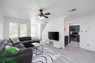 Photo #4: 21050896 Listing 