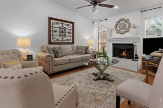 Photo #3: 21051868 Listing