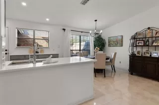 Photo #5: 21051868 Listing