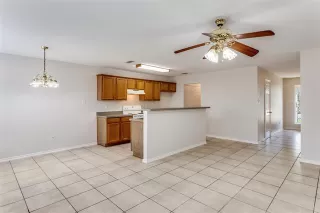 Photo #4: 21052046 Listing