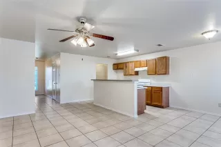 Photo #5: 21052046 Listing