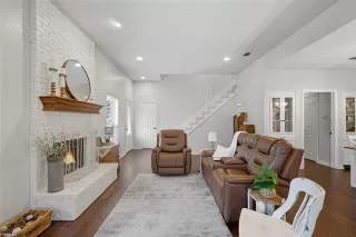 Photo #6: 21053290 Listing