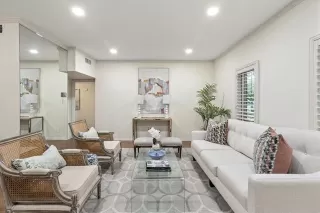 Photo #3: 21054128 Listing