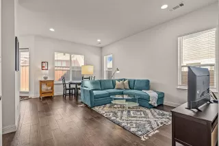 Photo #4: 21055029 Listing