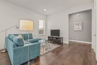 Photo #5: 21055029 Listing