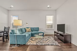 Photo #6: 21055029 Listing