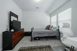 Photo #4: 21057043 Listing