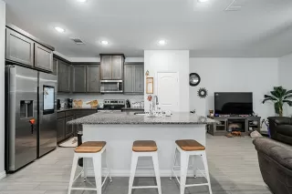 Photo #6: 21057043 Listing