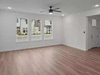 Photo #6: 21057874 Listing