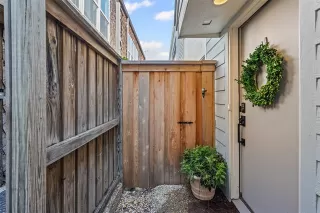 Photo #3: 21058609 Listing