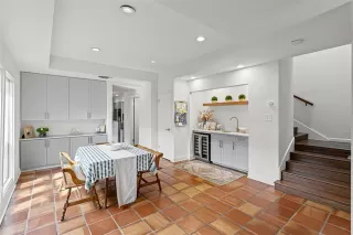 Photo #4: 21058609 Listing