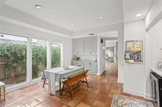 Photo #5: 21058609 Listing