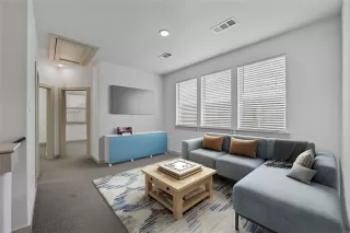 Photo #5: 21058738 Listing