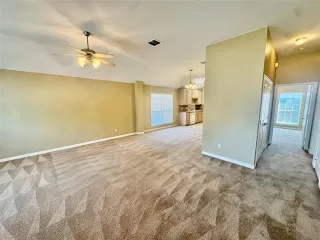 Photo #4: 21058746 Listing