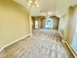 Photo #6: 21058746 Listing