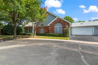 Photo #2: 21059743 Listing