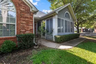 Photo #4: 21059743 Listing