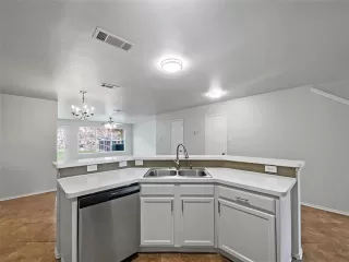 Photo #3: 21059950 Listing