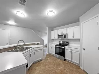 Photo #4: 21059950 Listing