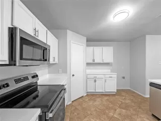 Photo #5: 21059950 Listing