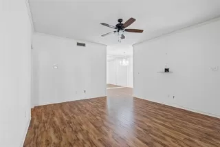 Photo #5: 21060432 Listing 