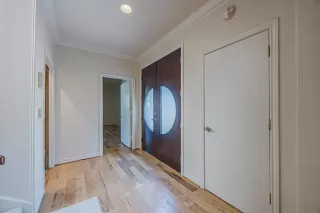 Photo #5: 21060835 Listing