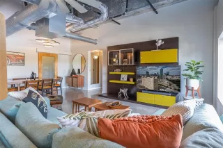 Photo #5: 21061434 Listing