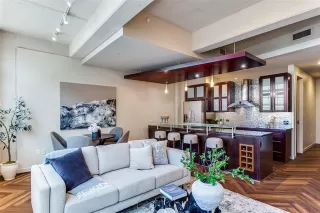 Photo #2: 21061748 Listing