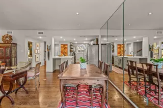 Photo #6: 21062530 Listing