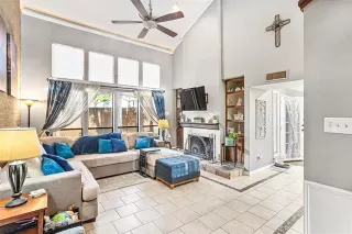 Photo #6: 21063496 Listing