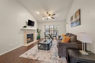 Photo #6: 21066464 Listing