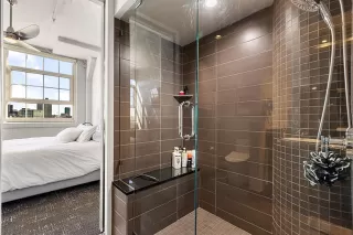 Photo #6: 21068827 Listing