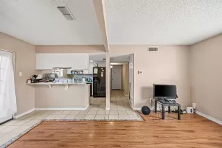 Photo #2: 21069912 Listing