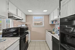 Photo #5: 21069912 Listing