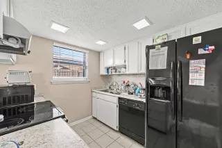 Photo #6: 21069912 Listing