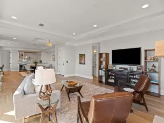 Photo #5: 21071746 Listing 