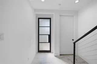 Photo #6: 21072667 Listing