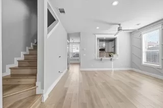 Photo #6: 21073552 Listing 