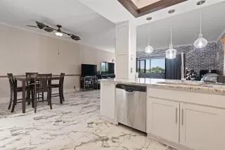 Photo #2: 21073694 Listing