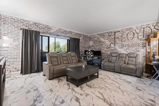 Photo #3: 21073694 Listing