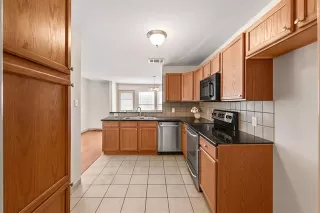 Photo #6: 21074352 Listing