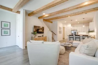 Photo #2: 21076995 Listing