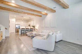 Photo #4: 21076995 Listing