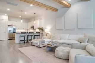 Photo #5: 21076995 Listing